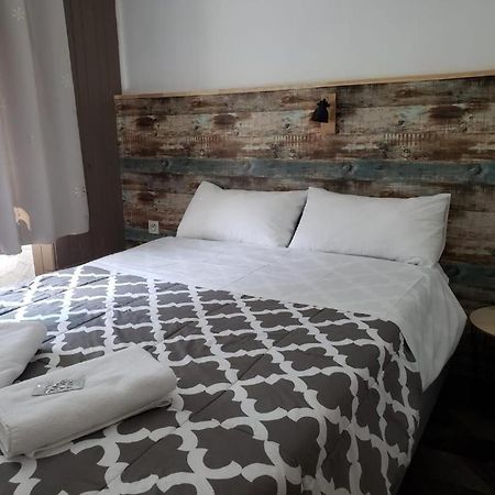 Hotel De La Gare 모단 외부 사진