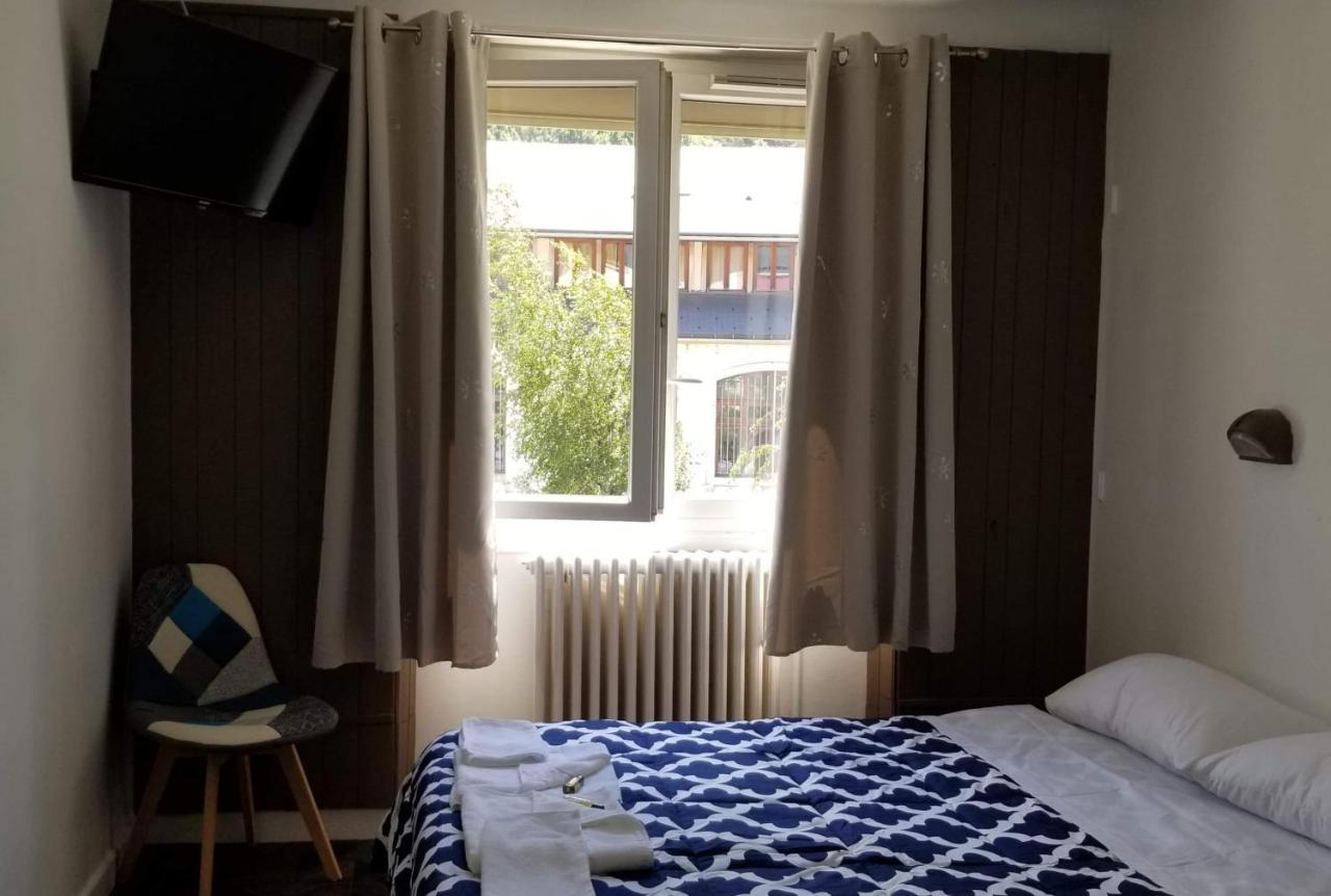 Hotel De La Gare 모단 외부 사진