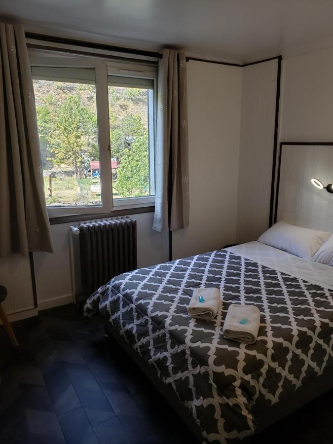 Hotel De La Gare 모단 외부 사진