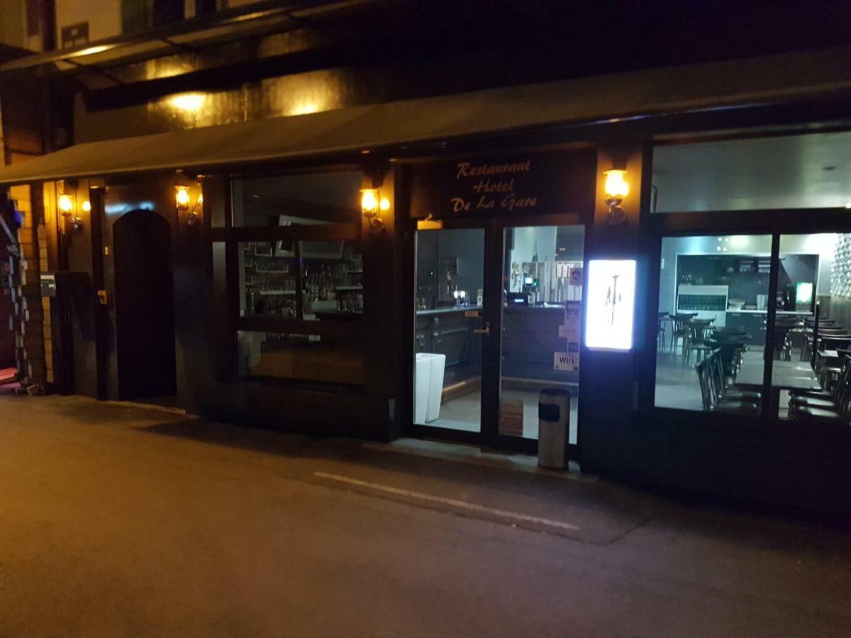 Hotel De La Gare 모단 외부 사진