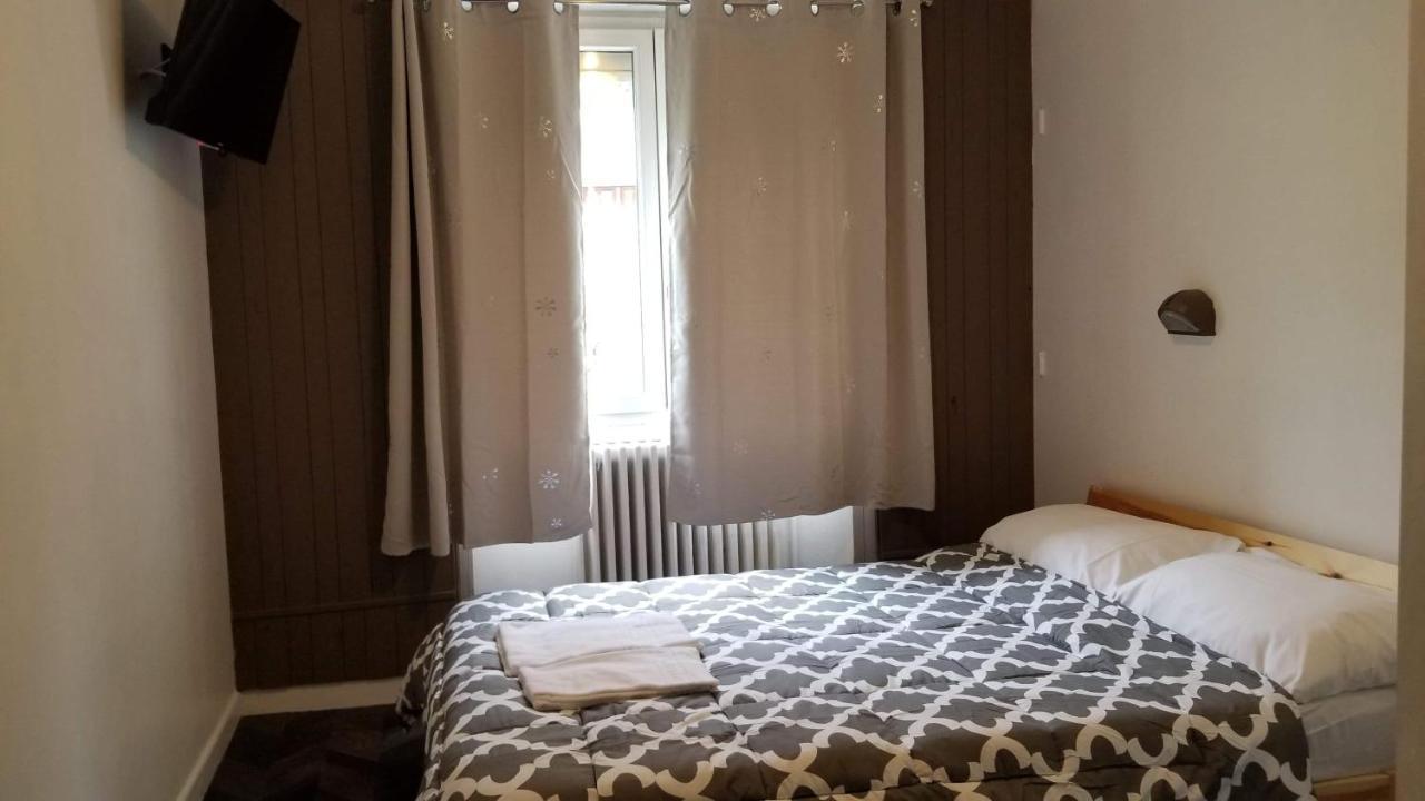 Hotel De La Gare 모단 외부 사진